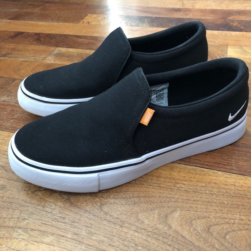 Nike Court Royal AC Slip-on